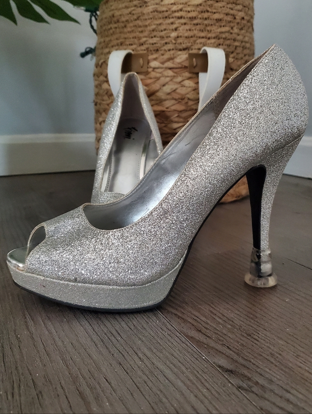 FIONI Platform Peep Toe Glitter Heels With Heel Protectors 8